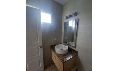 VENTA CASA EN BRISAS DEL GOLF PH ALPES