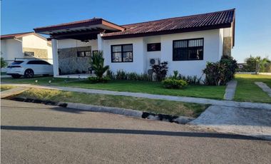 Se vende casa en el Higo de San Carlos