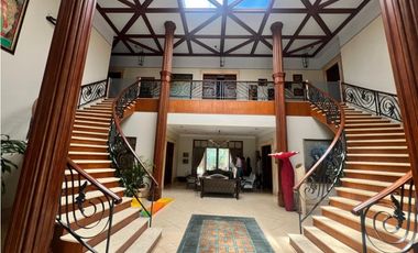 VENTA MANSIÓN EN ALTOS DEL GOLF