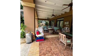 VENTA MANSIÓN EN ALTOS DEL GOLF