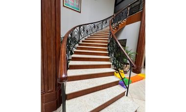 VENTA MANSIÓN EN ALTOS DEL GOLF