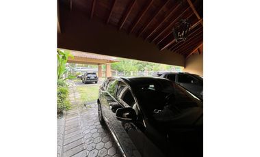 VENTA MANSIÓN EN ALTOS DEL GOLF