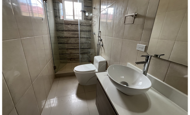 SE VENDE CASA EN EL DORAL (Urbanización El Bosque)