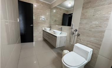 SE VENDE CASA EN EL DORAL (Urbanización El Bosque)