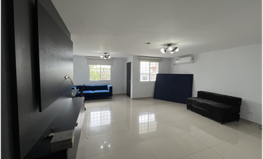 SE VENDE CASA EN EL DORAL (Urbanización El Bosque)