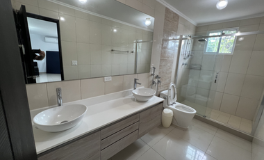 SE VENDE CASA EN EL DORAL (Urbanización El Bosque)