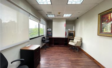 SE VENDE OFICINA (Ave. Federico Boyd)
