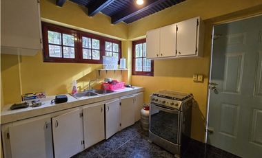 Venta de Casa y Terreno en Villa Cárdenas, Las Cumbres