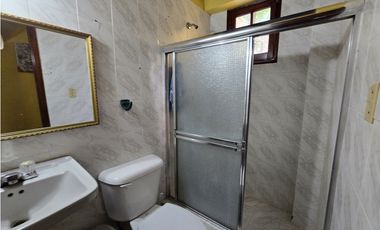 Venta de Casa y Terreno en Villa Cárdenas, Las Cumbres