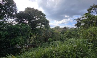 Venta de Casa y Terreno en Villa Cárdenas, Las Cumbres