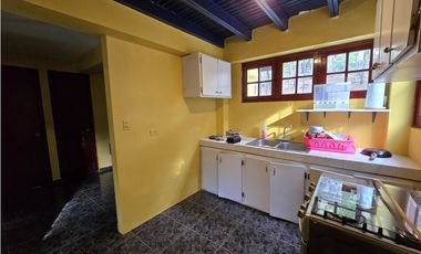 Venta de Casa y Terreno en Villa Cárdenas, Las Cumbres
