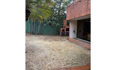 Venta de Casa y Terreno en Villa Cárdenas, Las Cumbres