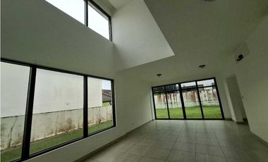 VENTA CASA EN PH NATIVA EN PANAMA PACIFICA