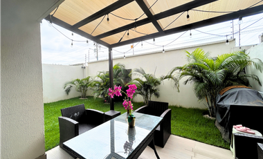 Casa semiamoblada en venta en Costa Sur. Panamá. 25-1909.