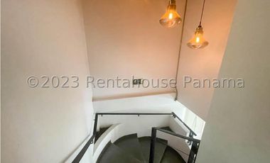 Casa comercial dúplex en venta en Hato Pintado. Panamá. 24-2089.
