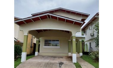 Se alquila casa en Villa Zaita