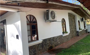 Venta de casa en  El Peñón, Las Cumbres