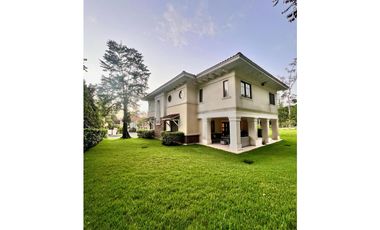 SE VENDE CASA EN LOS SENDEROS, CAMINO DE CRUCES