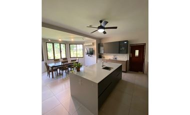 SE VENDE CASA EN LOS SENDEROS, CAMINO DE CRUCES
