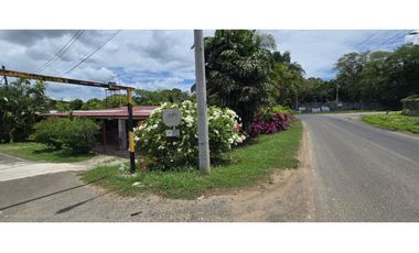 SE VENDE CASA Y TALLER EN  PACORA  ALTOS DE TARARÉ