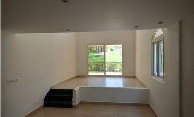 Venta de Casa Reposeida en PH Tucan Country Club, Cocolí, Panamá
