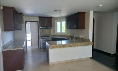 Venta de Casa Reposeida en PH Tucan Country Club, Cocolí, Panamá