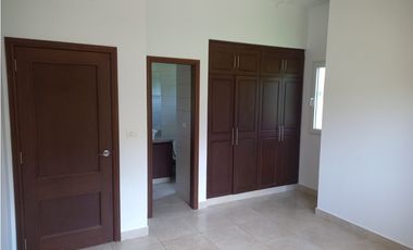 Venta de Casa Reposeida en PH Tucan Country Club, Cocolí, Panamá