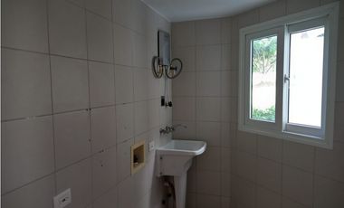 Venta de Casa Reposeida en PH Tucan Country Club, Cocolí, Panamá