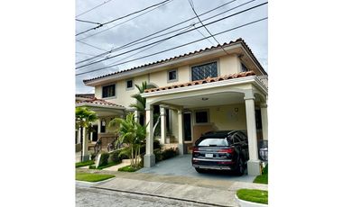 SE VENDE CASA  EN ALBROOK  PH VILLE DI FIRENZE