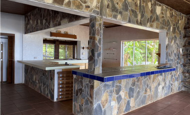 Se Vende Finca con casas de Montaña en Sabanitas, Colón