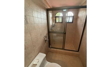 CASA CON PISCINA A LA VENTA EN LA ALAMEDA