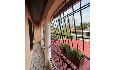 CASA CON PISCINA A LA VENTA EN LA ALAMEDA