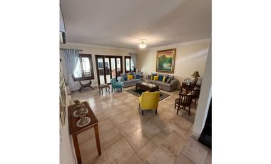 CASA CON PISCINA A LA VENTA EN LA ALAMEDA