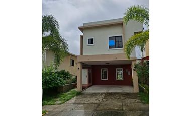 VENTA CASA EN LAS CUMBRES PH VISTAS DEL LAGO