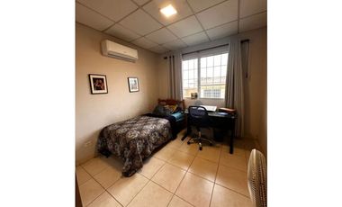 Melissa Foster Luxury Alquila Hermosa Casa en Dorado Lake MF1420