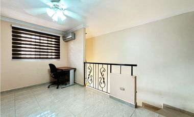 CASA EN VENTA URB. CORONA GARDEN BETANIA T5