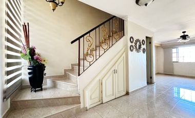 CASA EN VENTA URB. CORONA GARDEN BETANIA T5