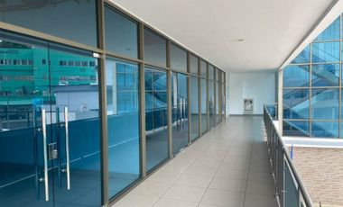 Melissa Foster L. Alquilan Locales Comerciales En Plaza Cowes MF1407