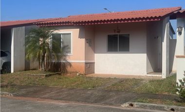 VENDO CASA ARBOLEDAS LOS CASTAÑOS LA CHORRERA