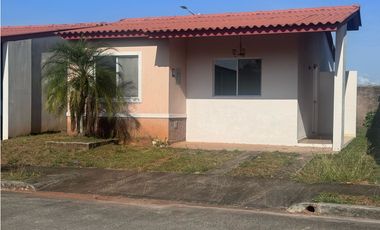 VENDO CASA ARBOLEDAS LOS CASTAÑOS LA CHORRERA