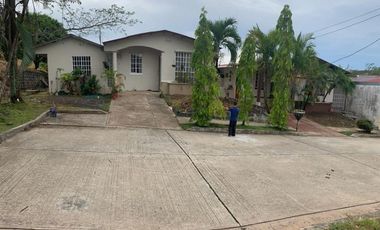 Venta de casa en Villa Lucre/ Ciudad de Panama/ 227 m2