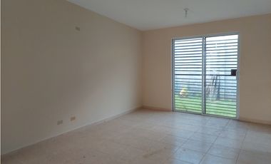 Se vende casa en Arboledas 3 habitaciones JS