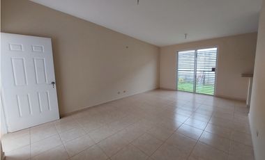 Se vende casa en Arboledas 3 habitaciones JS
