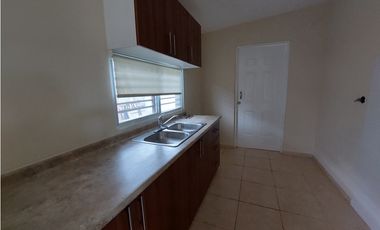 Se vende casa en Arboledas 3 habitaciones JS