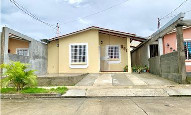Venta de Casa en Parque Villa Lucia/ Tocumen/ Panamá/ 172.20 m2