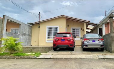 Venta de Casa en Parque Villa Lucia/ Tocumen/ Panamá/ 172.20 m2