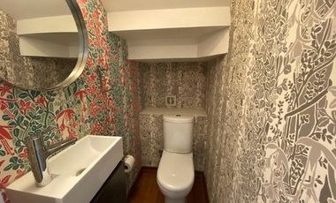 CASA 3 DORM MAS SERVICIO AV DEL VALLE ABRIL