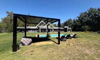 CASA EN PARCELA 5 DORM MAS SERVICIO PISCINA Y QUINCHO