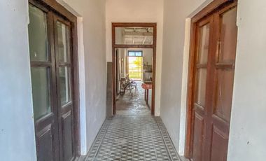 Oportunidad Terreno en Libertador Esquina Corrientes. 16 hectareas y casa de campo