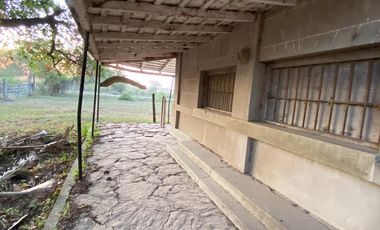 Oportunidad Terreno en Libertador Esquina Corrientes. 16 hectareas y casa de campo